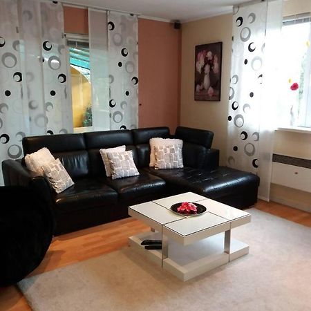 Apartman Lucica Zara Esterno foto