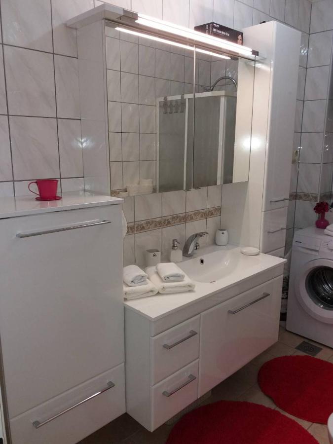 Apartman Lucica Zara Esterno foto