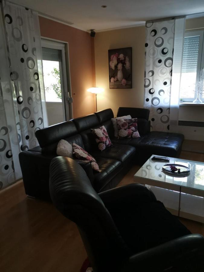 Apartman Lucica Zara Esterno foto