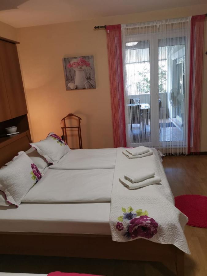 Apartman Lucica Zara Esterno foto