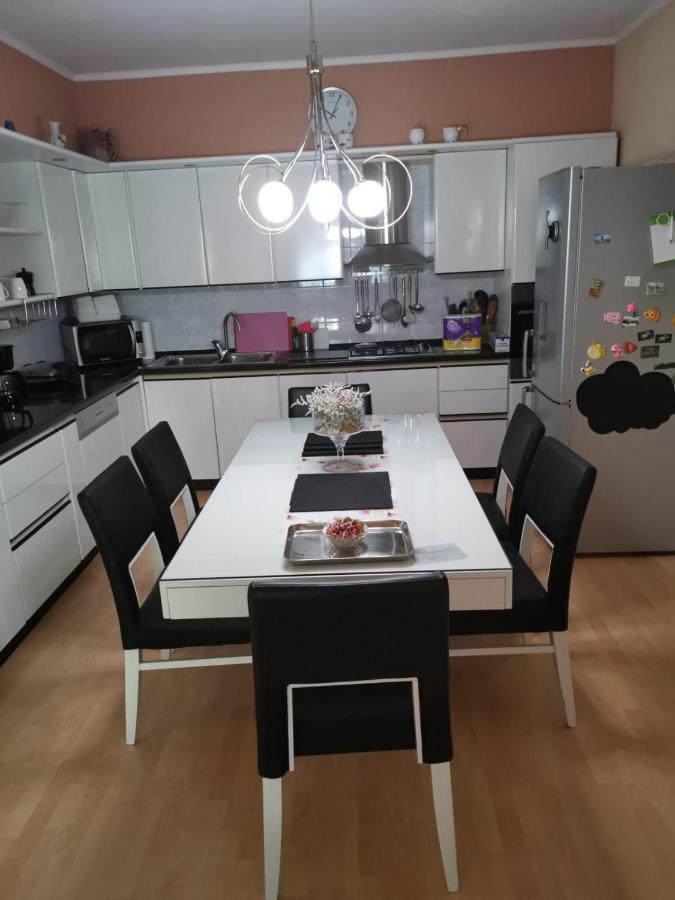 Apartman Lucica Zara Esterno foto