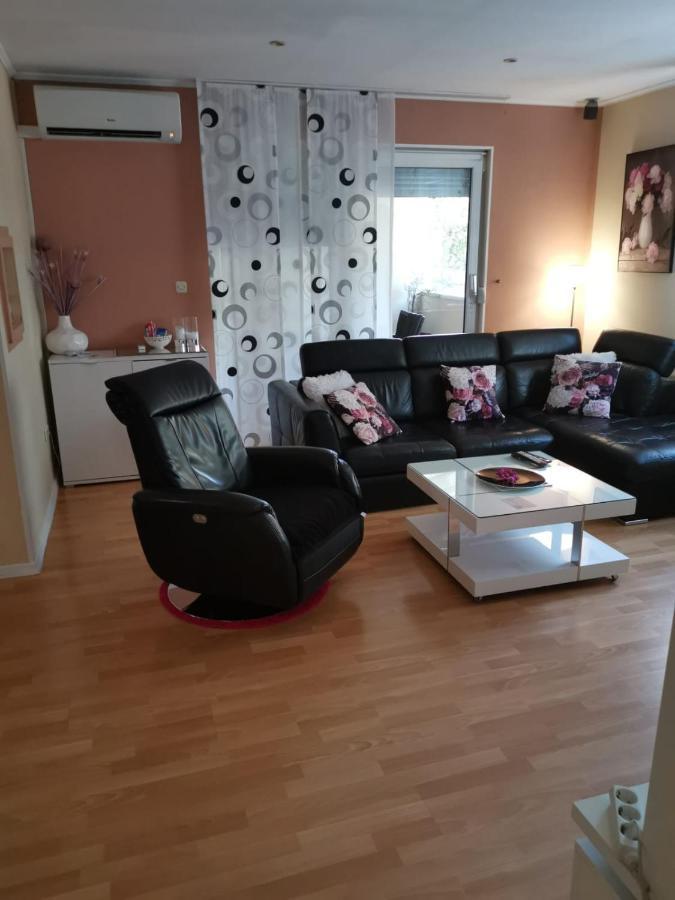 Apartman Lucica Zara Esterno foto