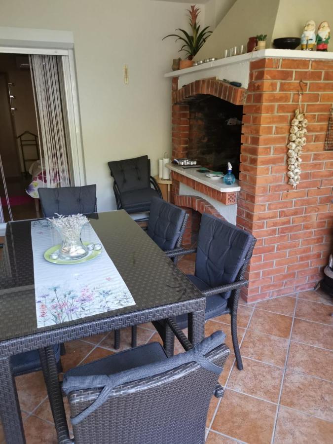 Apartman Lucica Zara Esterno foto